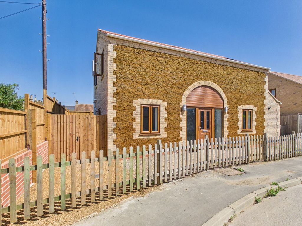 Property photo 1 of 18