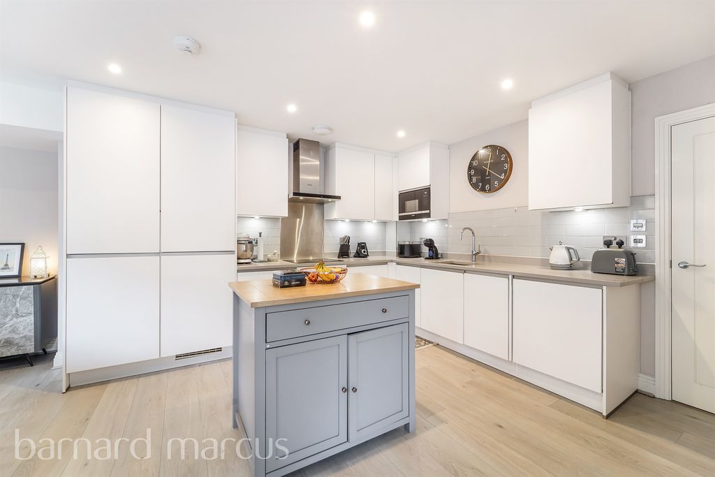 Property photo 3 of 20