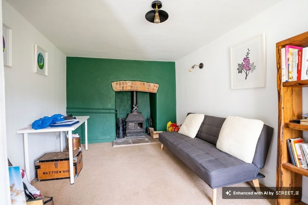 Property photo 3 of 12