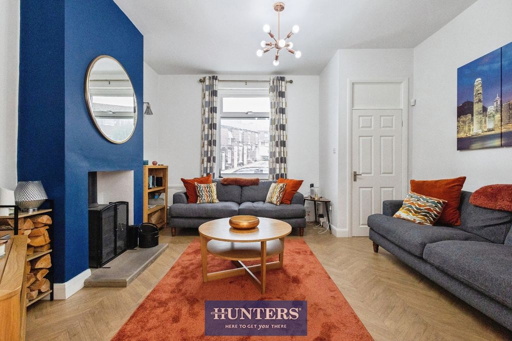 Property photo 2 of 36 Pbox-Img.Jpg