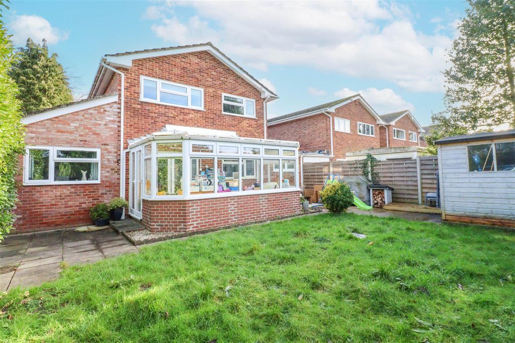 Property photo 2 of 27 Rear Garden