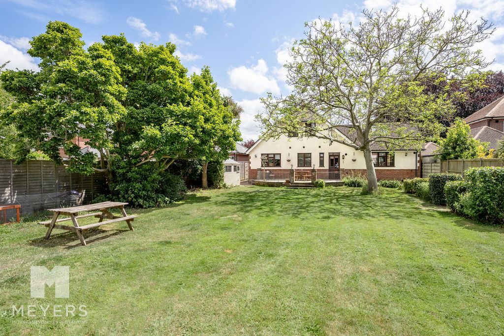 Property photo 2 of 23