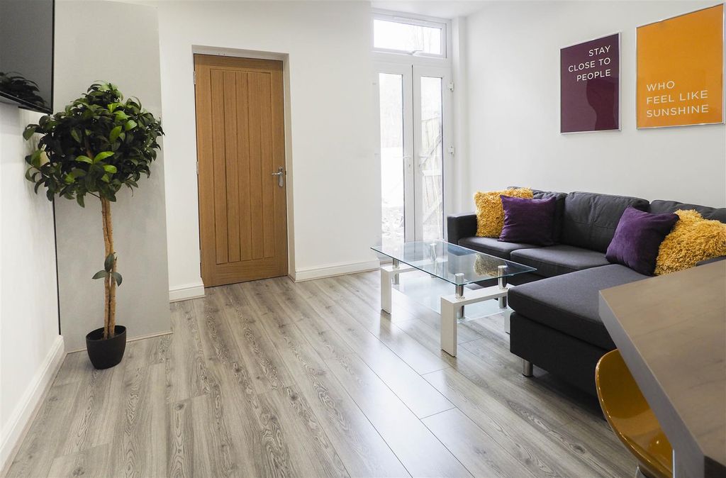 Property photo 3 of 8 P3150027.Jpg