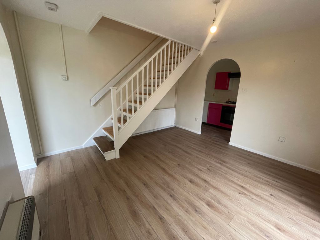 Property photo 2 of 9 Image