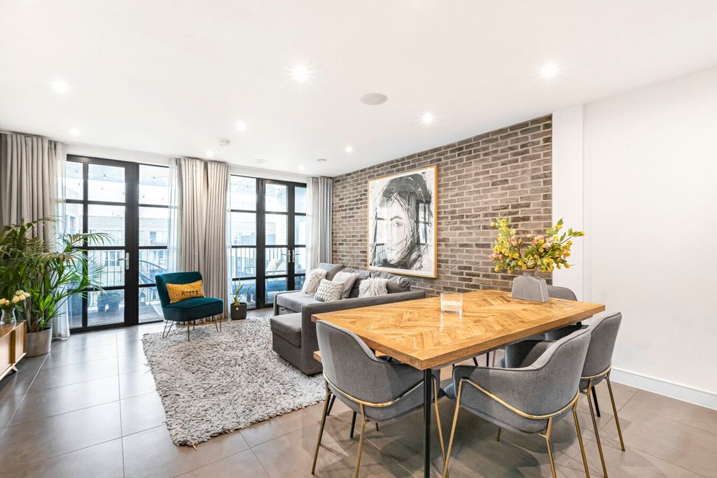 Property photo 1 of 23 Photo 0