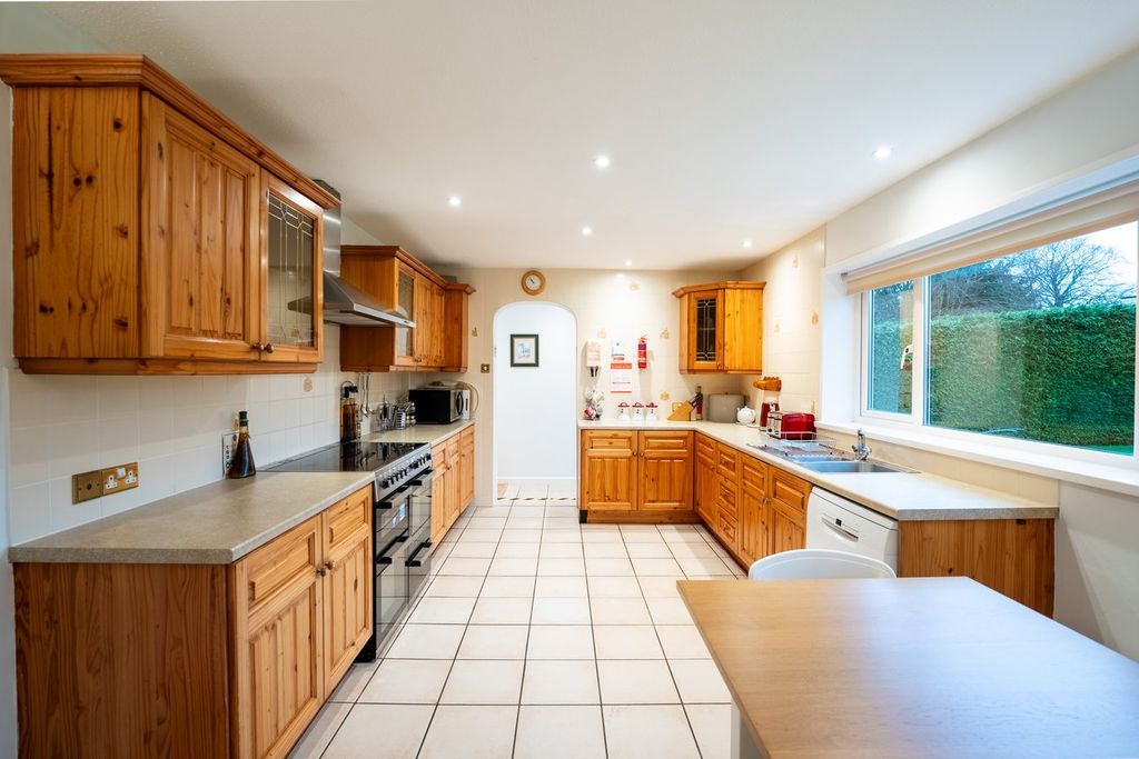 Property photo 2 of 22