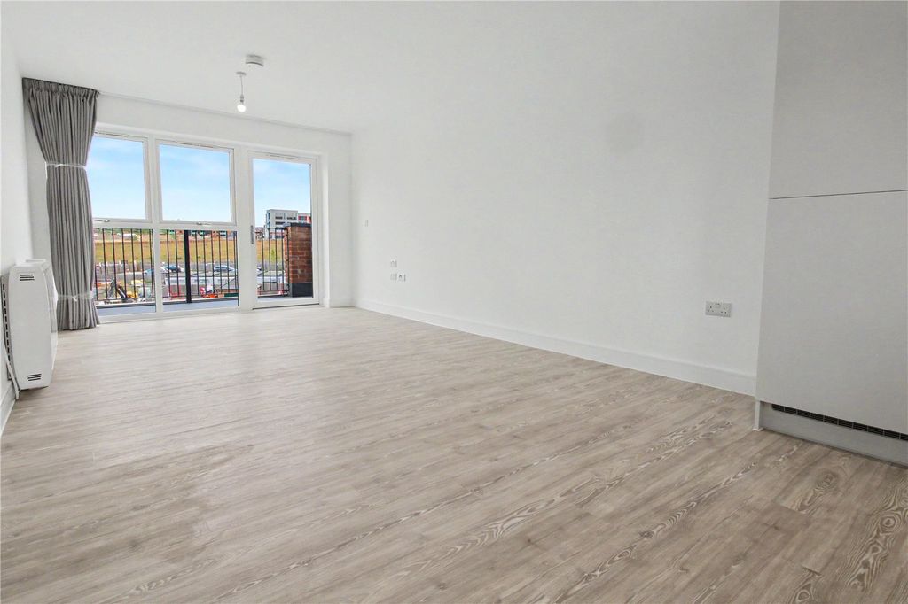 Property photo 2 of 8 Picture No. 01
