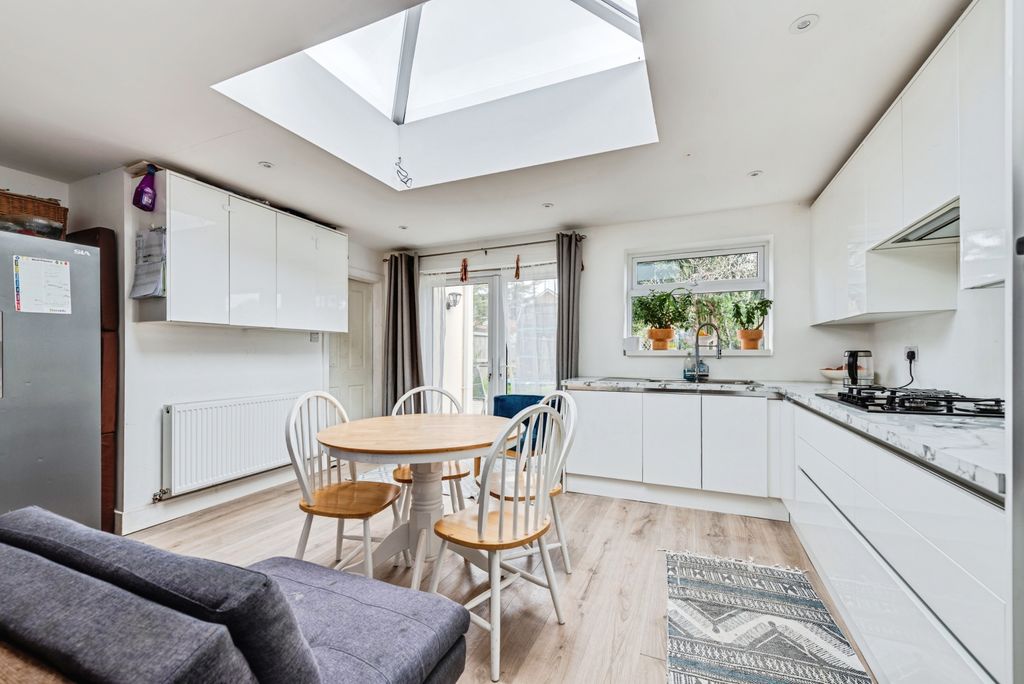 Property photo 2 of 19