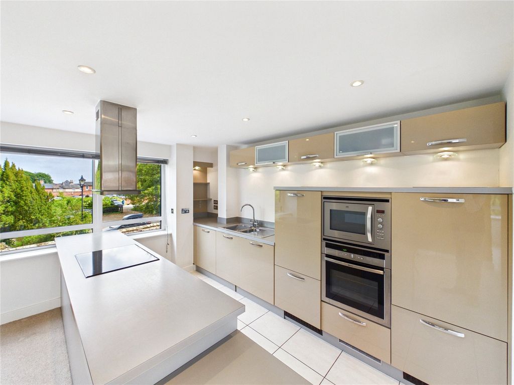 Additional image 6 of 3 bed flat for saleCastle Road, Colchester, Essex CO1