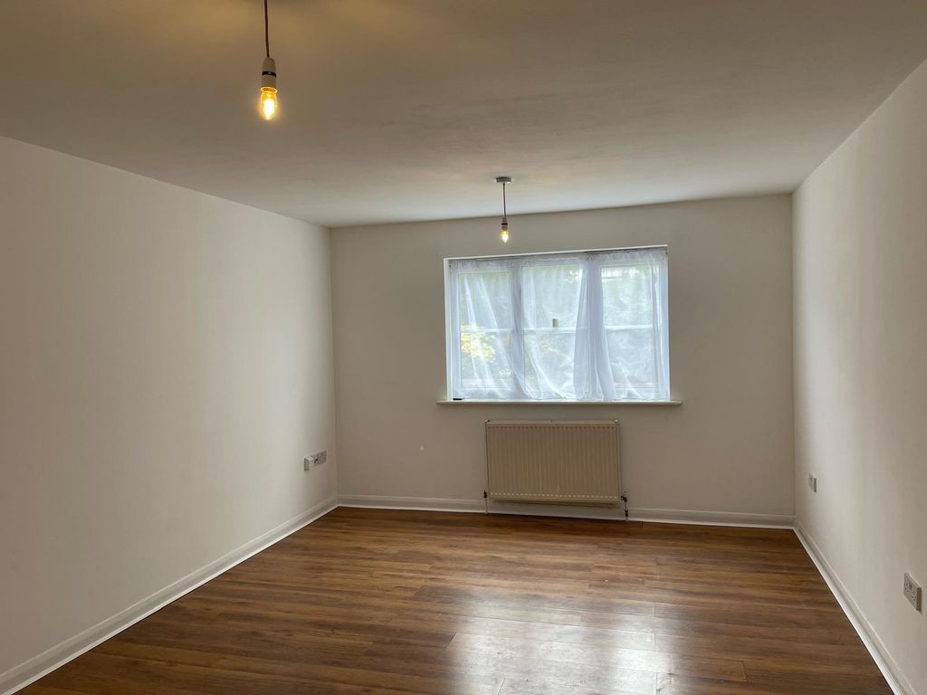 Property photo 2 of 6 Lounge