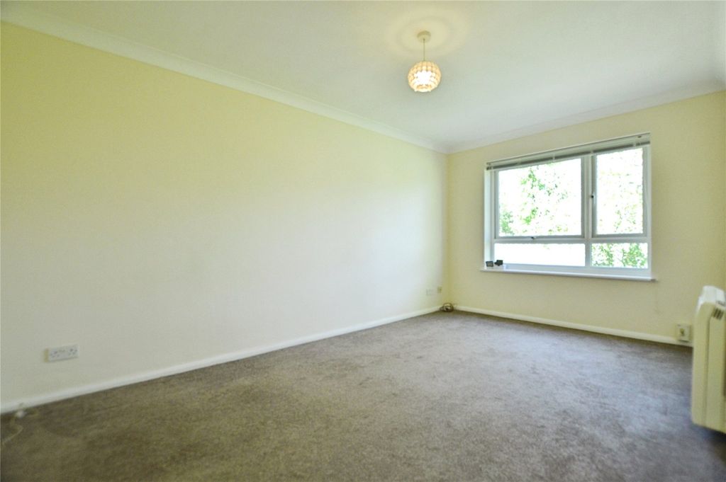 Property photo 2 of 8 Living Room