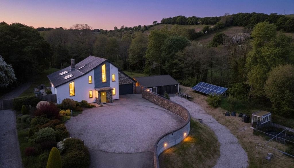 Property photo 3 of 23 Picture No. 37