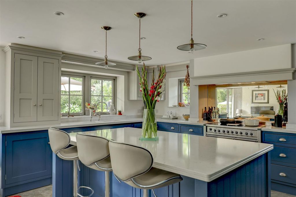 Property photo 2 of 55 Kitchen