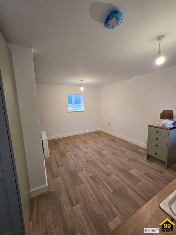 Property photo 1 of 10 Photo 0