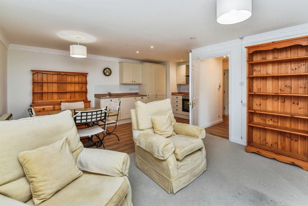 Property photo 3 of 19 Photo