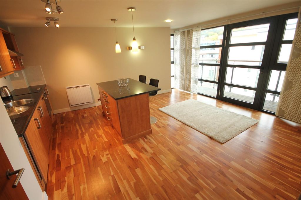 Property photo 2 of 7 Open Plan Living Room And Kitchen