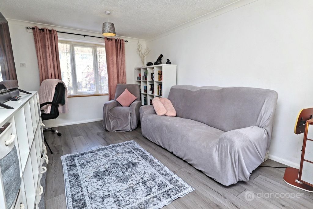 Property photo 2 of 24 4989623