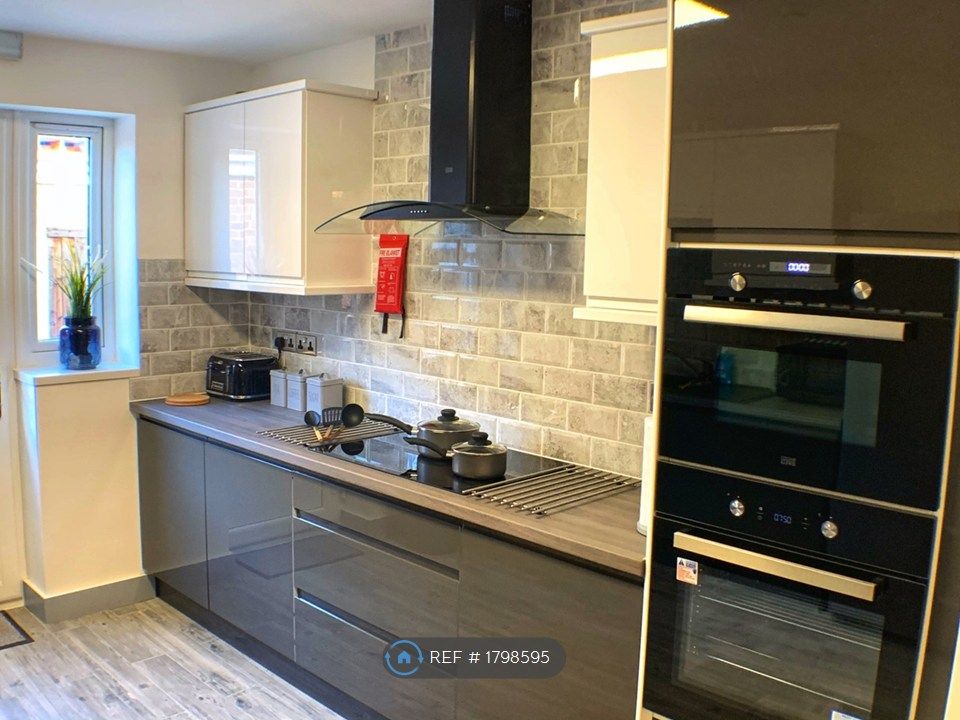 Property photo 3 of 28