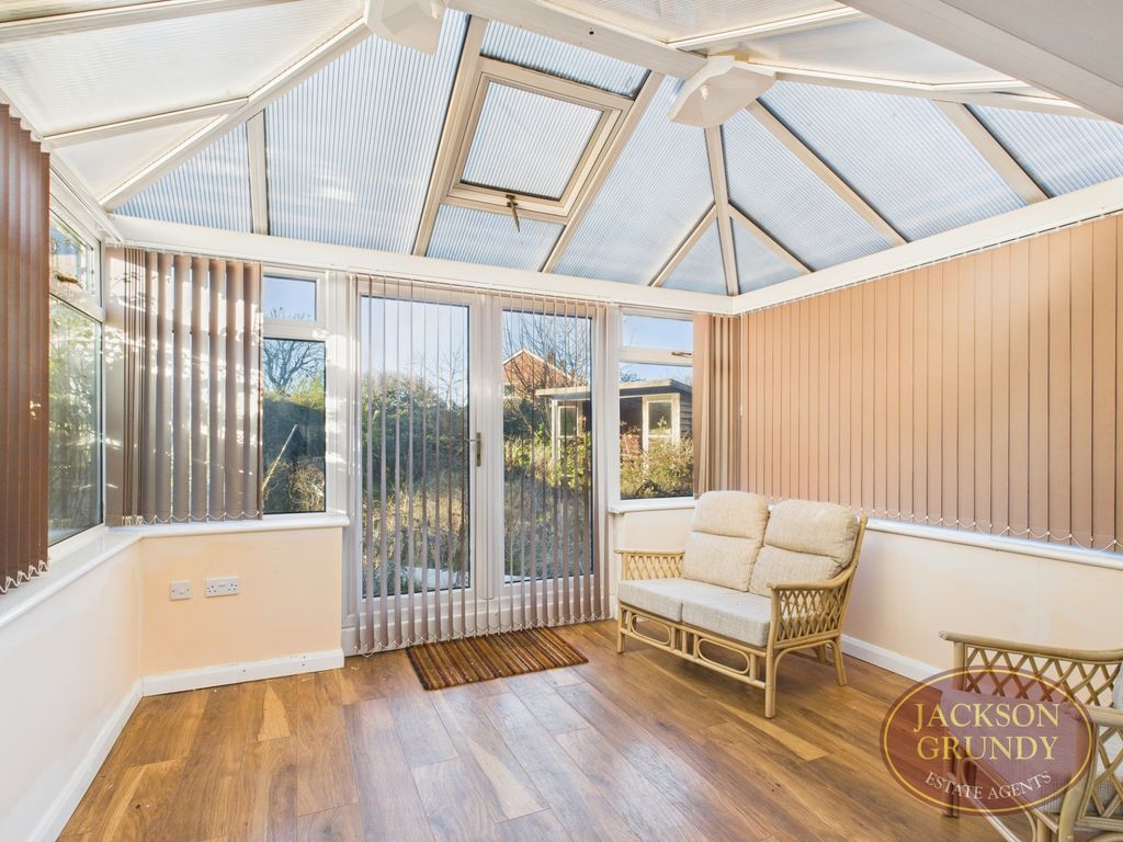 Property photo 2 of 8 Knightscliffe Way