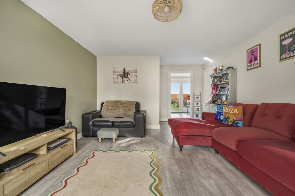 Property photo 3 of 20