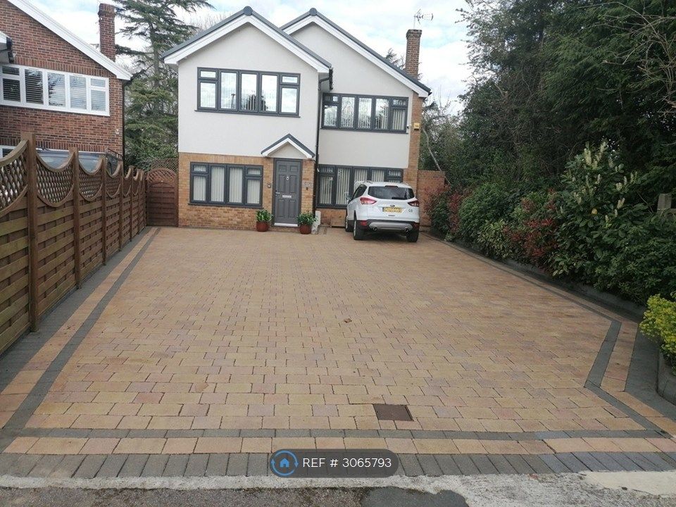 Property photo 1 of 22 Driveway