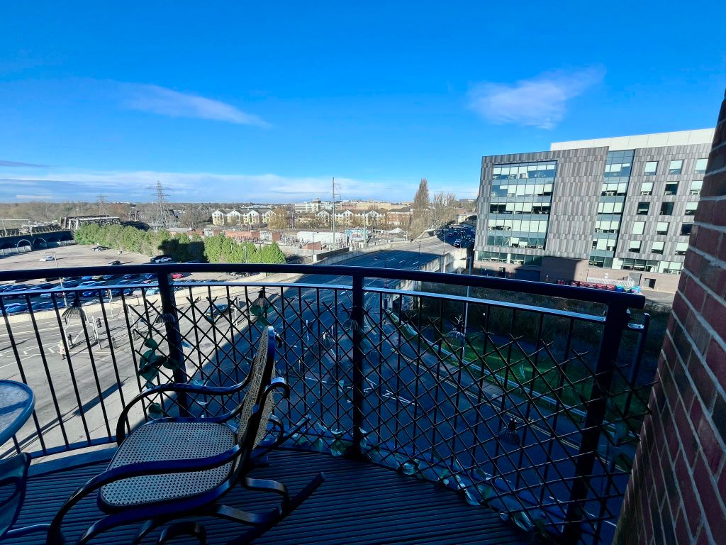 Property photo 2 of 10 Balcony