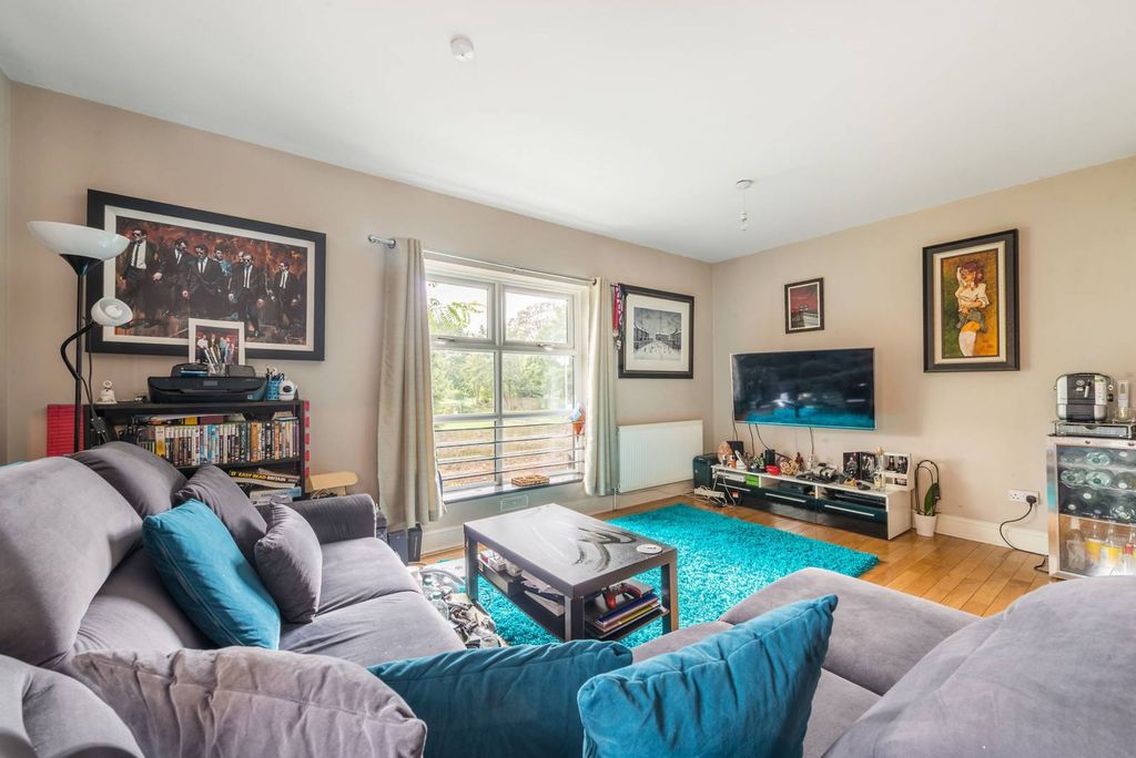Property photo 2 of 6