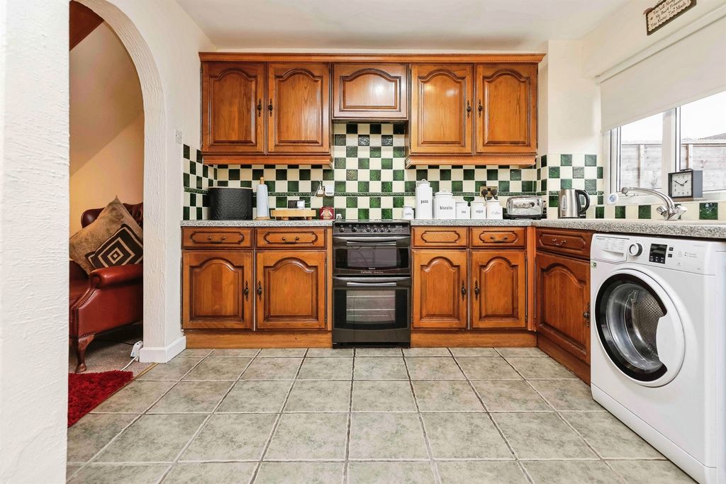 Property photo 3 of 19