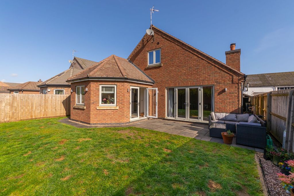 Property photo 1 of 30
