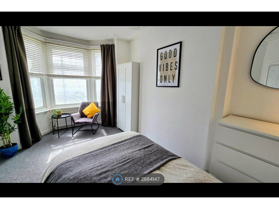 Property photo 2 of 8 Room 1
