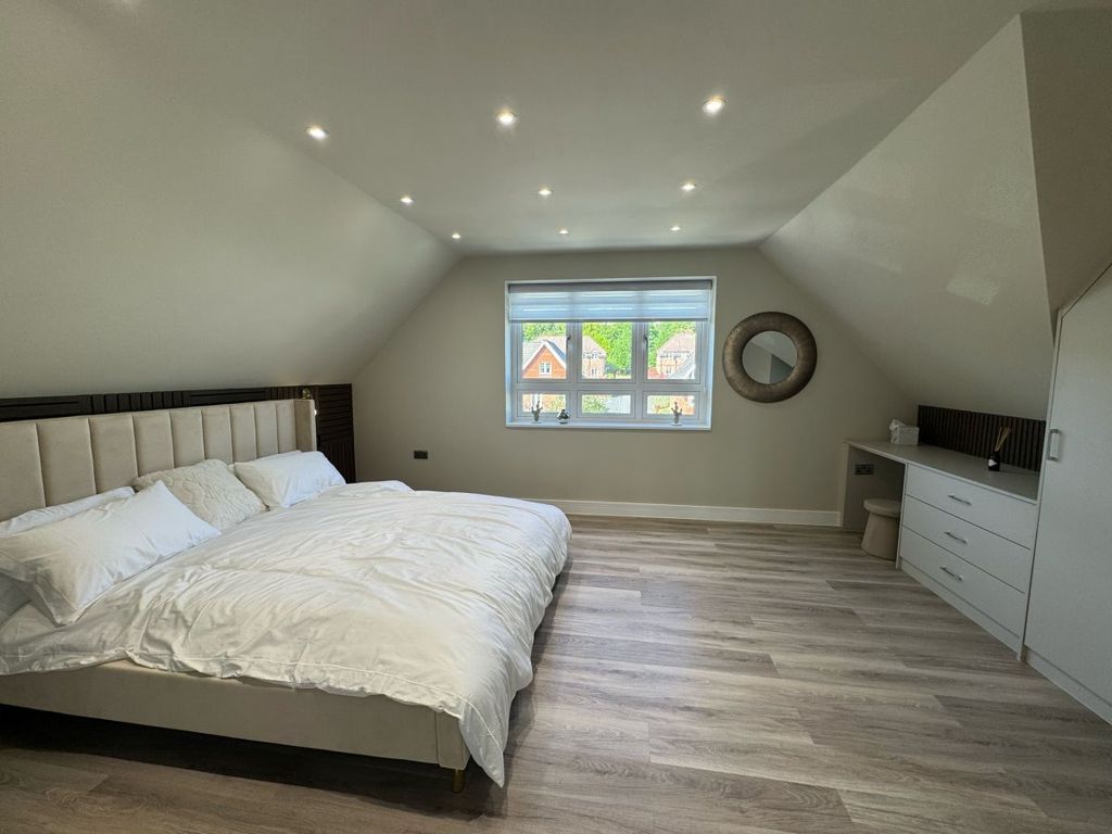 Additional image 8 of 2 bed flat for saleWest Wycombe Road, High Wycombe HP12