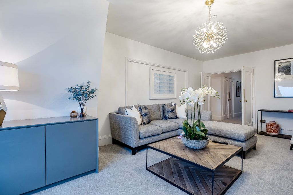 Property photo 3 of 38