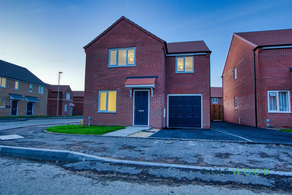 Property photo 1 of 21 Front