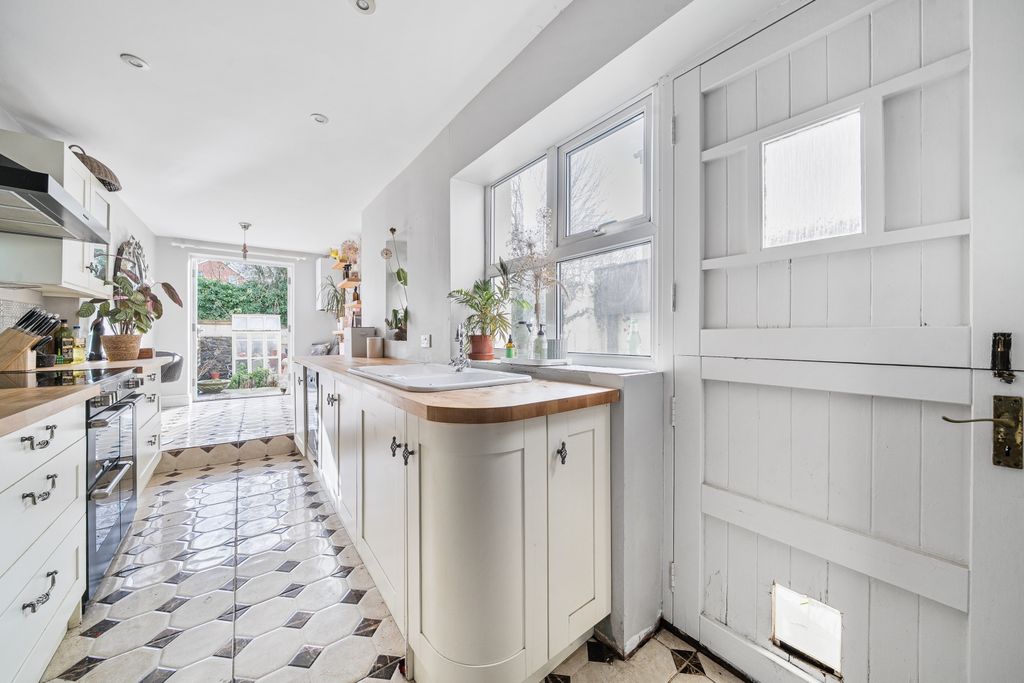 Property photo 2 of 20 1407728-21-698613Df52017