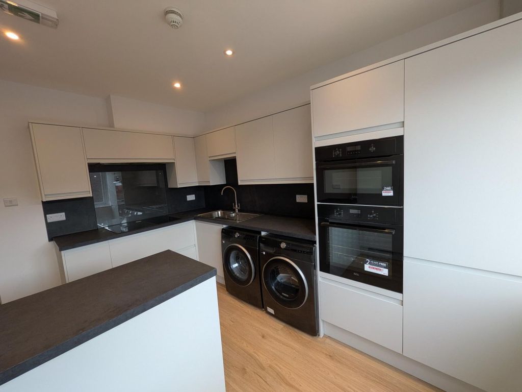 Property photo 1 of 3