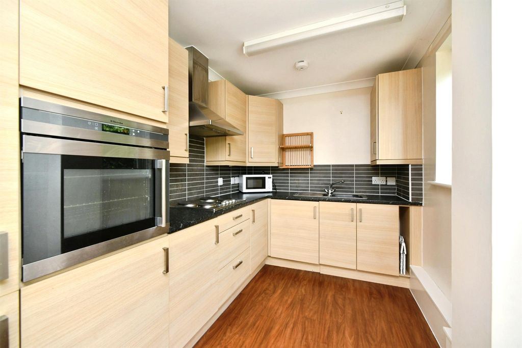 Property photo 3 of 18