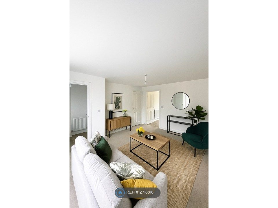 Property photo 2 of 17 Living Room