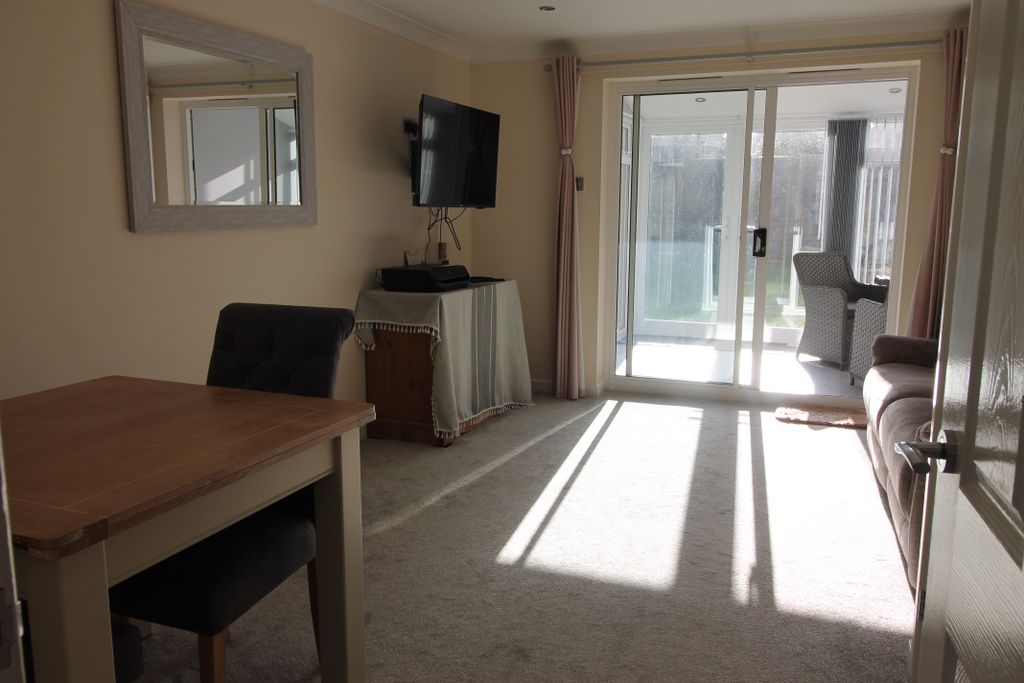 Property photo 3 of 18 Photo 12