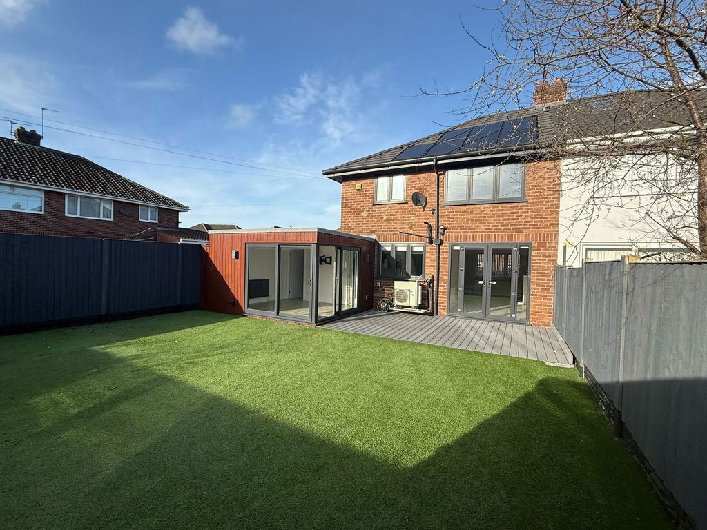 Property photo 1 of 27