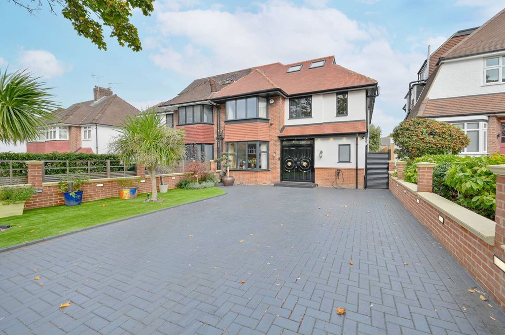 Property photo 1 of 36