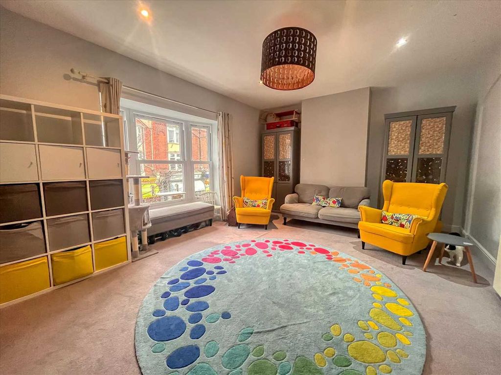 Property photo 3 of 14