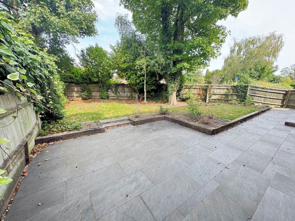 Property photo 3 of 20 4420812