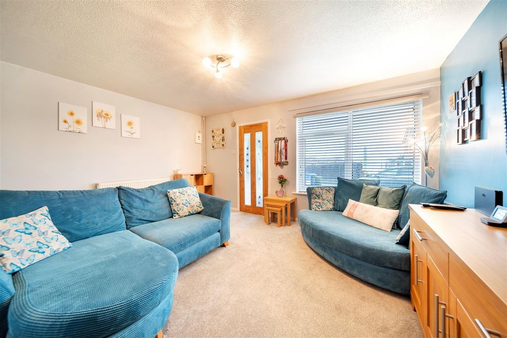 Property photo 2 of 12 Wilmslow Drive-23.Jpg