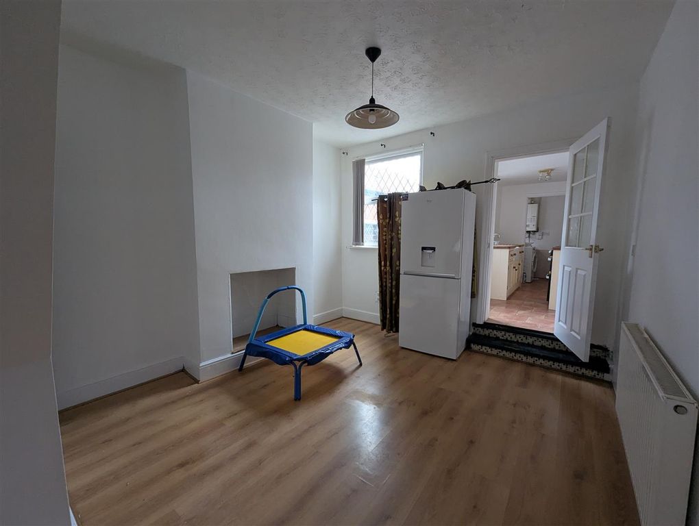 Property photo 2 of 11 1000384090.Jpg