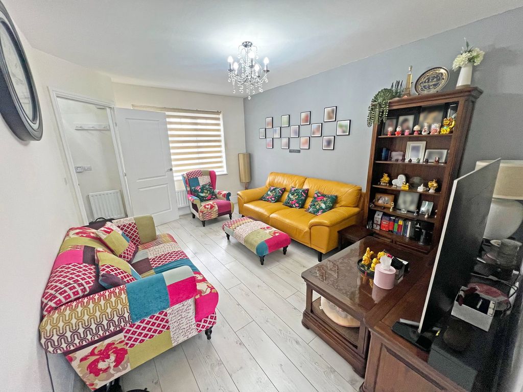 Property photo 3 of 23