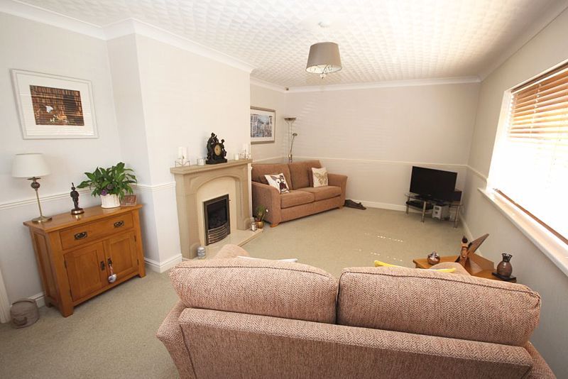 Property photo 2 of 15 Lounge