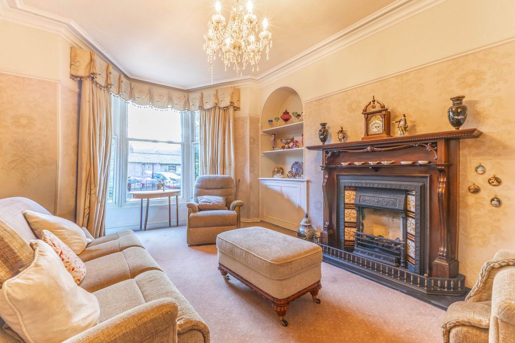 Property photo 2 of 24