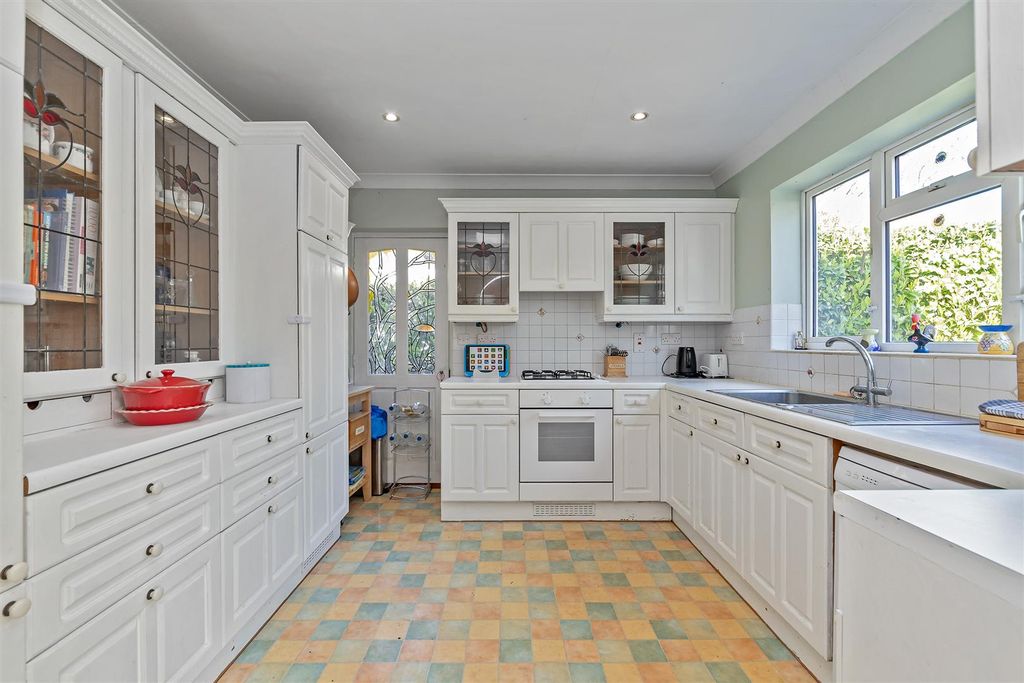 Property photo 3 of 21 36Southriding-13.Jpg