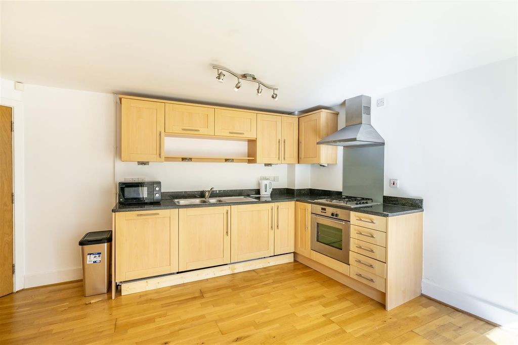 Property photo 3 of 10 11Shm-3.Jpg