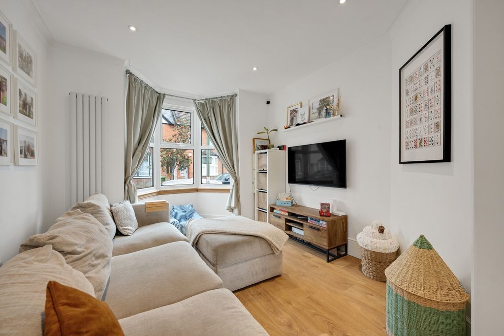 Property photo 2 of 15 4887184
